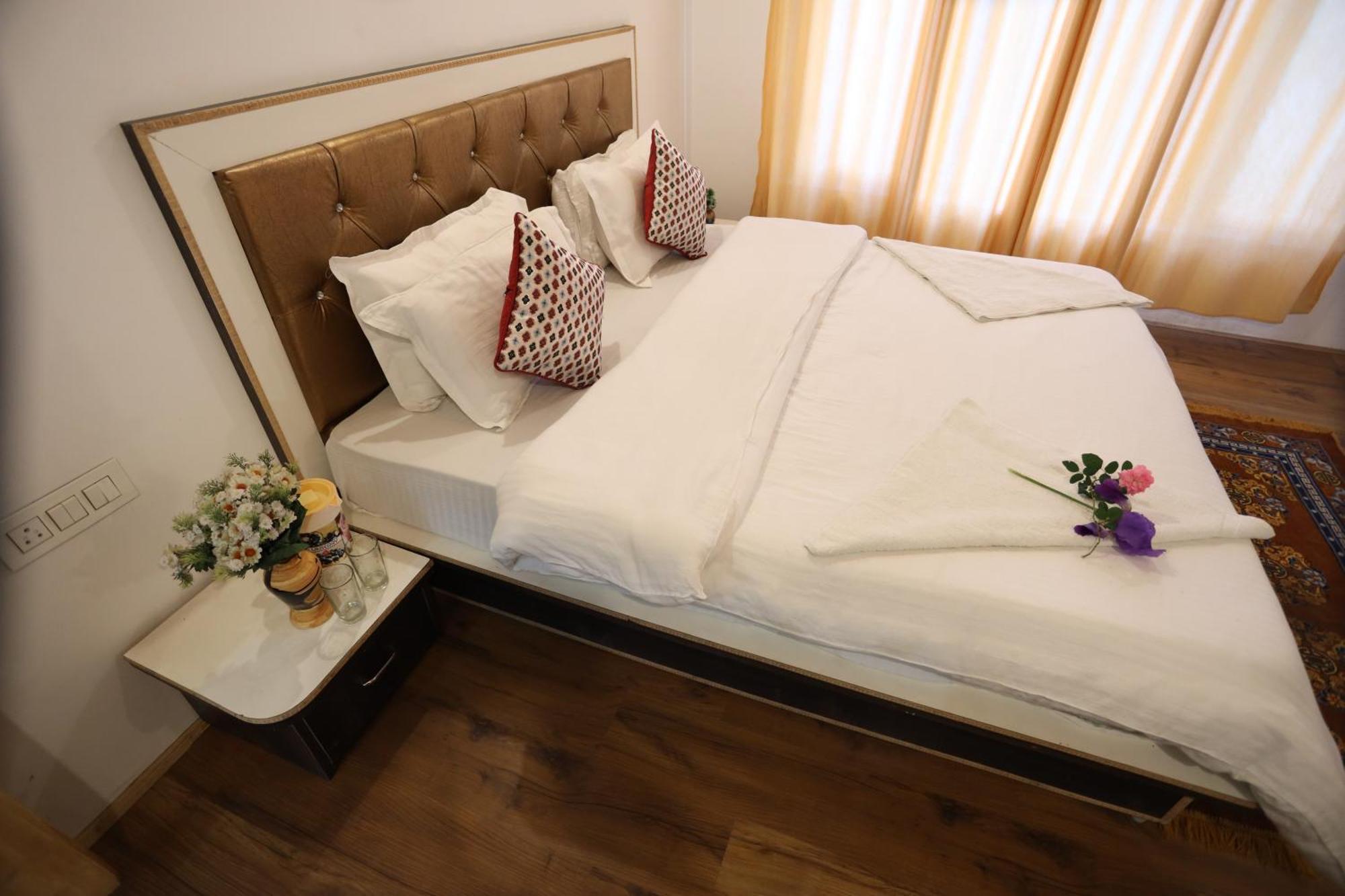 Odbar Guest House Best Guest House At Leh Ladakh ภายนอก รูปภาพ